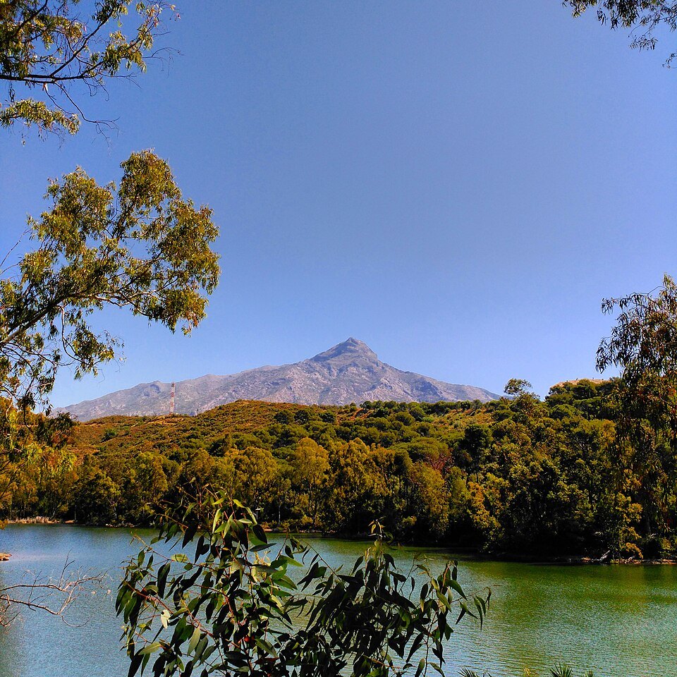 SIERRA BLANCA DESDE EL LAGO DE LAS TORTUGAS