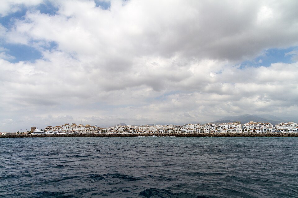 Puerto Jose Banus skyline